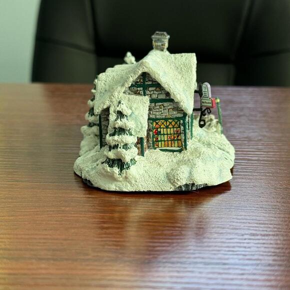 Thomas Kinkade Sculpture “Olde Porterfield Gift Shoppe” - Picture 4 of 8